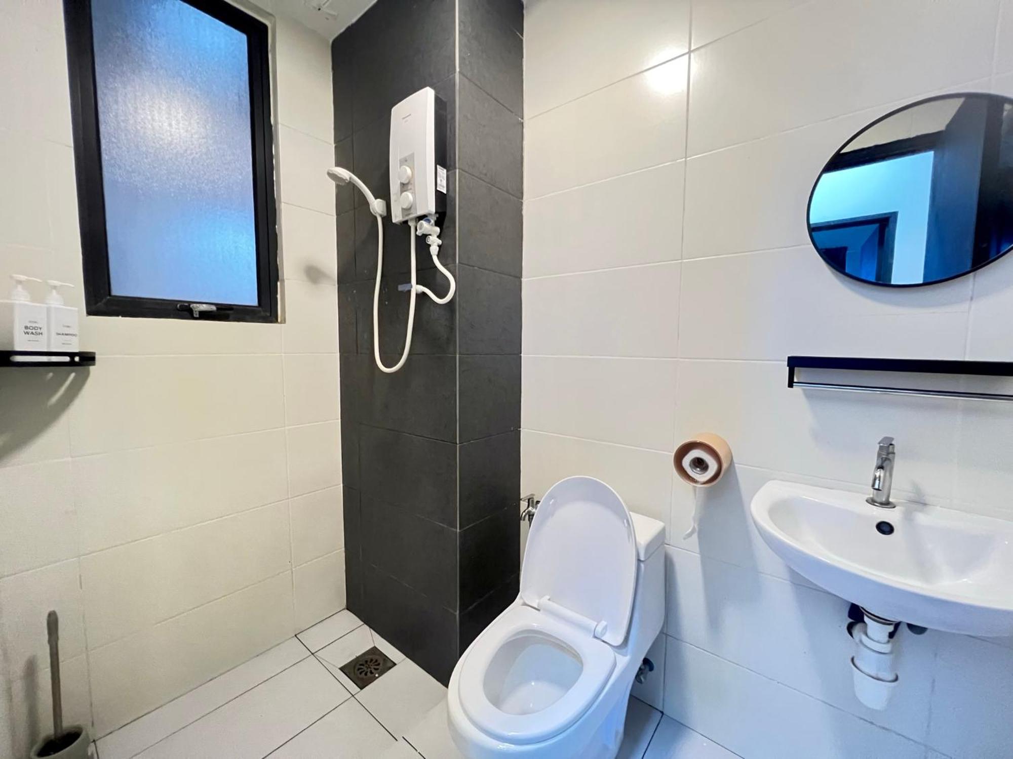 Riverview 8pax 2br In Kbtown Wi-fi, A-6-5 Kota Bharu